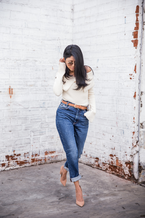 Petite women - How to dress for your body shape | Belted light denim | Bright women's belt | ADA Collection