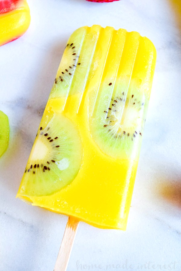 DIY-5-Easy-homemade-Popsicles-to-do-this-summer-All-Natural-Mango-Popsicles_kiwi-mango